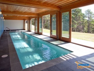 Phòng khách độc đáo và ấn tượng với bể bơi trong nhà