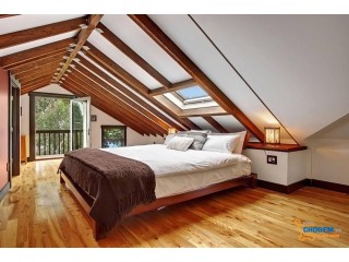 Biến tầng áp mái thành phòng ngủ đẹp mắt